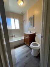 2576 35th Ave, Unit 2576 in Oakland, CA - Building Photo - Building Photo