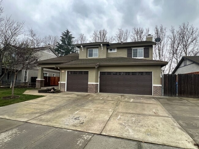 650 Piva Ct in Brentwood, CA - Building Photo - Building Photo