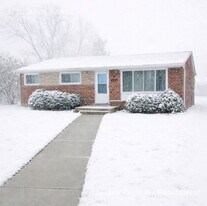 3710 Jarvis Ave in Warren, MI - Building Photo