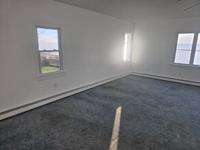 18 Slape Ave, Unit 18E in Salem, NJ - Foto de edificio - Building Photo