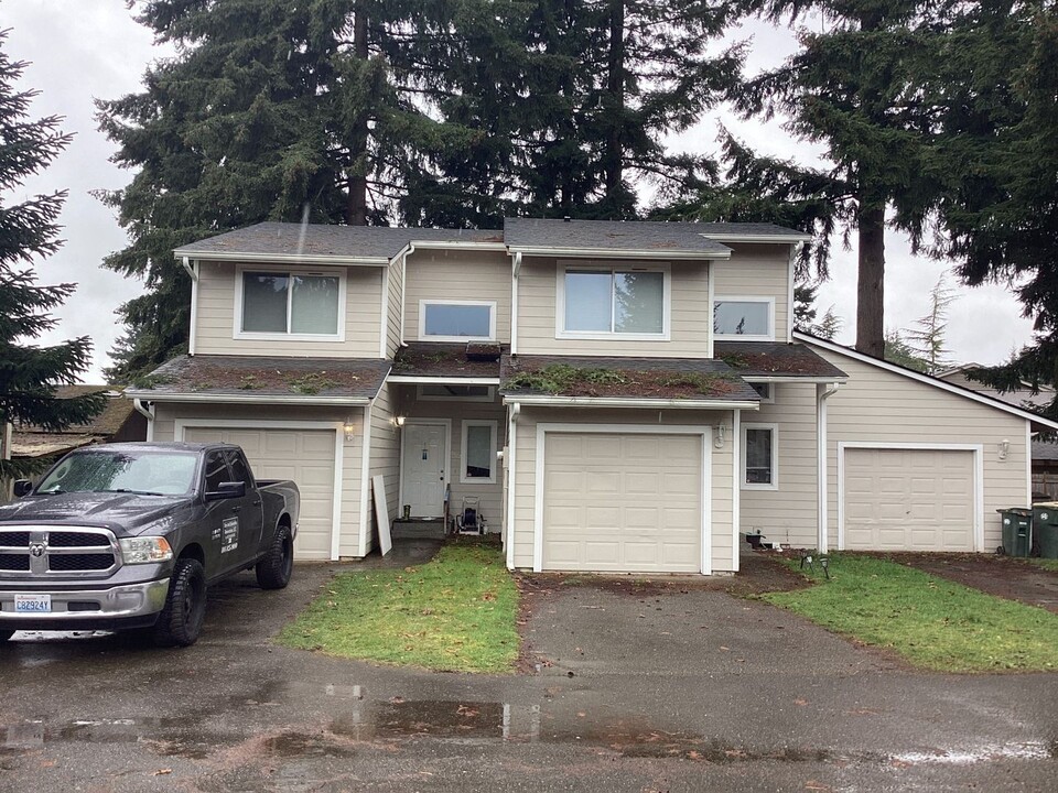 6520-6522 7th Ave SW in Tumwater, WA - Foto de edificio