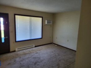 311 E Main St in Zearing, IA - Foto de edificio - Building Photo