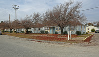 Pinewood Apartments in Cayce, SC - Foto de edificio - Building Photo