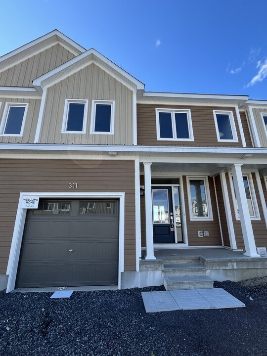 311 Trammel Rd in Ottawa, ON - Building Photo