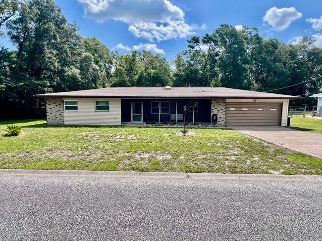 property at 914 Stanford Terrace