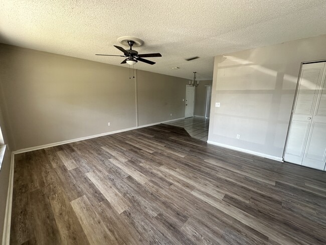 469 Emerald Rd in Ocala, FL - Building Photo - Building Photo