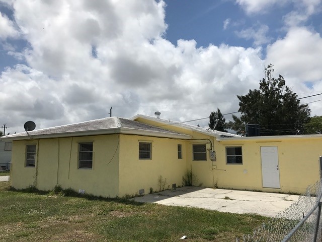 3586 Kirk Rd in Lake Worth, FL - Building Photo - Building Photo