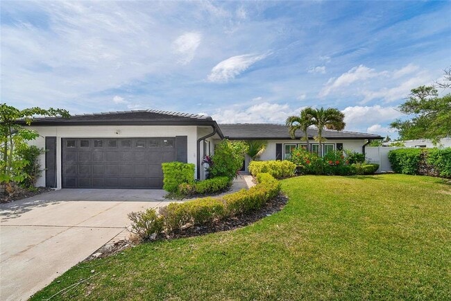 property at 3944 Doral Dr