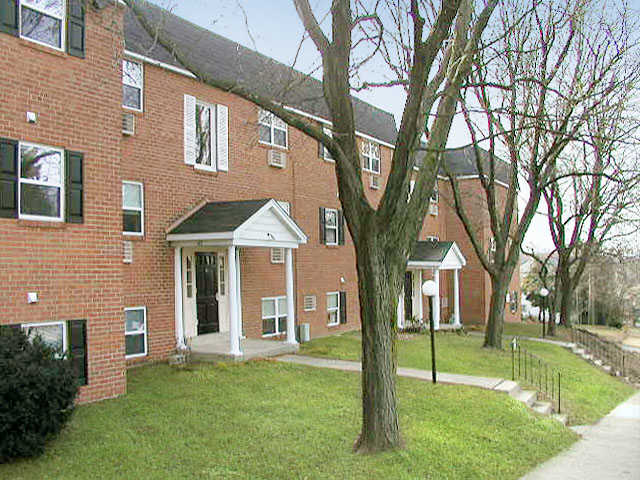 Astor and Logan Apartments in Norristown, PA - Foto de edificio - Building Photo