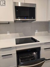 3075 Murray St in Port Moody, BC - Building Photo - Building Photo