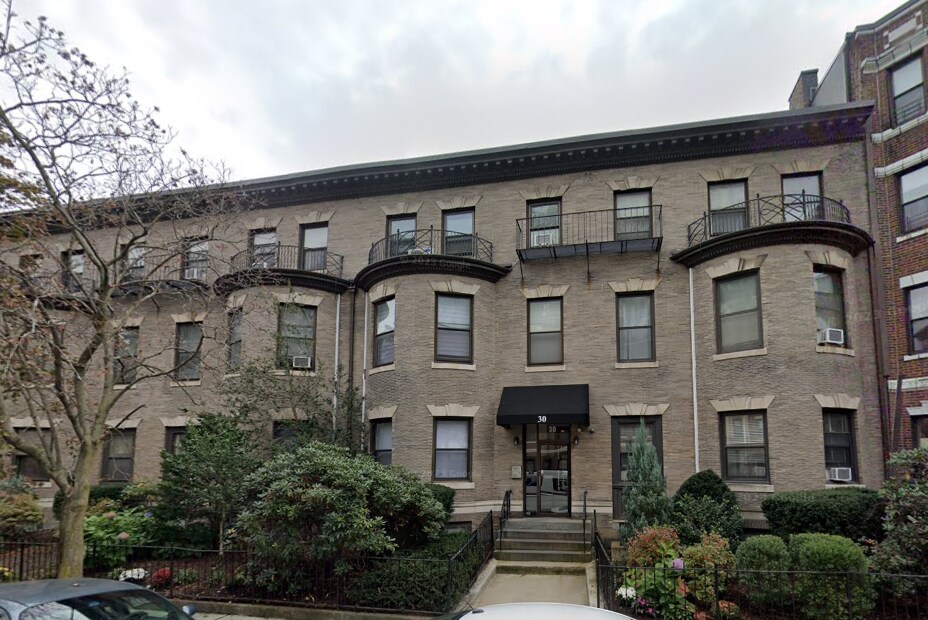30 Peterborough St, Unit G in Boston, MA - Building Photo