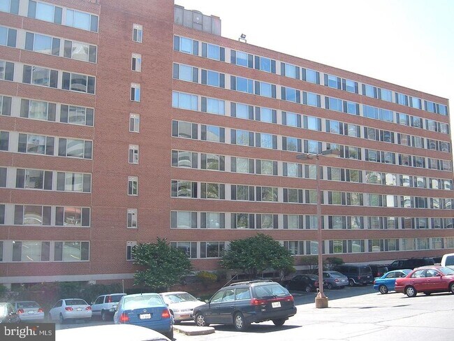 1210 N Taft St in Arlington, VA - Building Photo - Building Photo