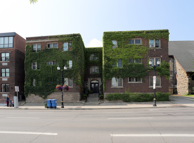 The Chantilly Condominium in Hamilton, ON - Building Photo - Building Photo