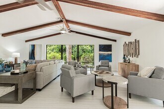2317 Elizabeth Ct in Naples, FL - Building Photo - Building Photo