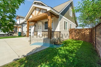 743 E Alaina Ave in Coeur d'Alene, ID - Building Photo - Building Photo