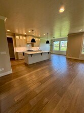 6599 Big Wood Wy in Star, ID - Foto de edificio - Building Photo