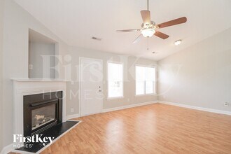 1800 Holly Crescent Ln in Winston-Salem, NC - Building Photo - Building Photo