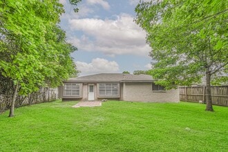 16618 Tibet Rd in Friendswood, TX - Building Photo - Building Photo