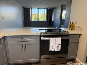 5122 Likini St in Honolulu, HI - Building Photo - Building Photo