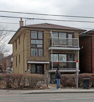 393 Royal York Rd in Toronto, ON - Building Photo