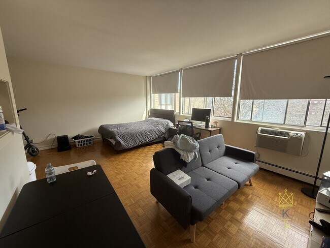 1455 Commonwealth Ave, Unit 514 in Boston, MA - Foto de edificio - Building Photo