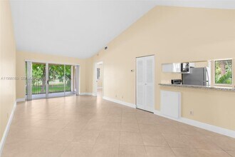 1139 Coral Club Dr in Coral Springs, FL - Building Photo - Building Photo