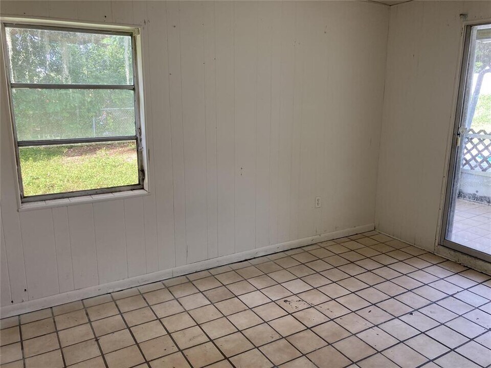 1545 Kings Ct in Titusville, FL - Building Photo