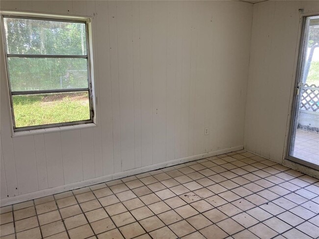 property at 1545 Kings Ct