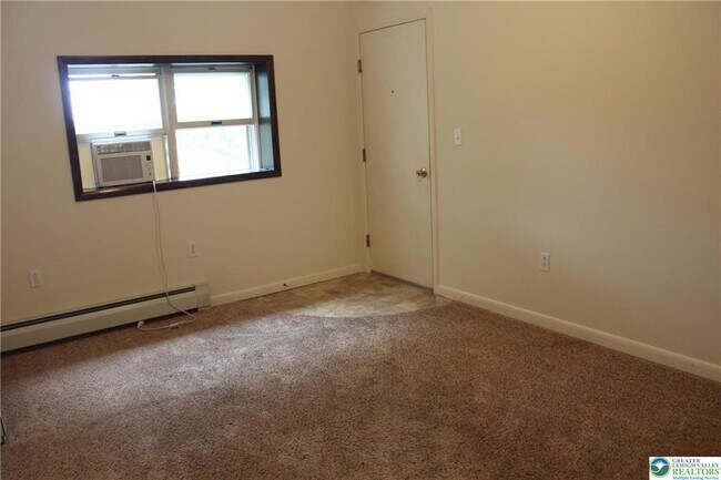 116 Chestnut St in Roseto, PA - Building Photo - Building Photo