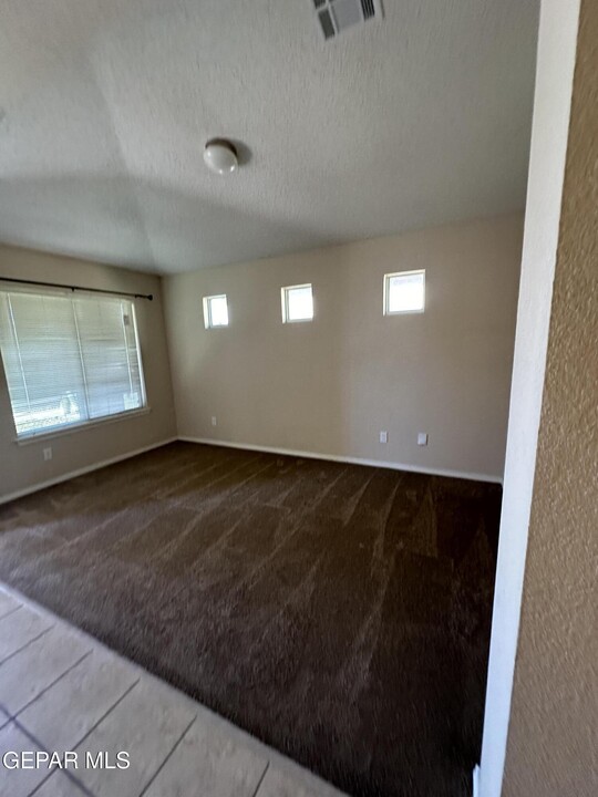 2736 Granite Rock Pl in El Paso, TX - Building Photo