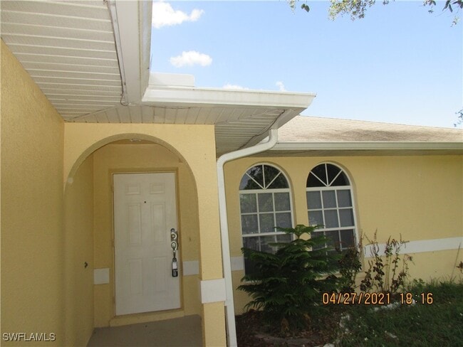 property at 2233 NE 5th St