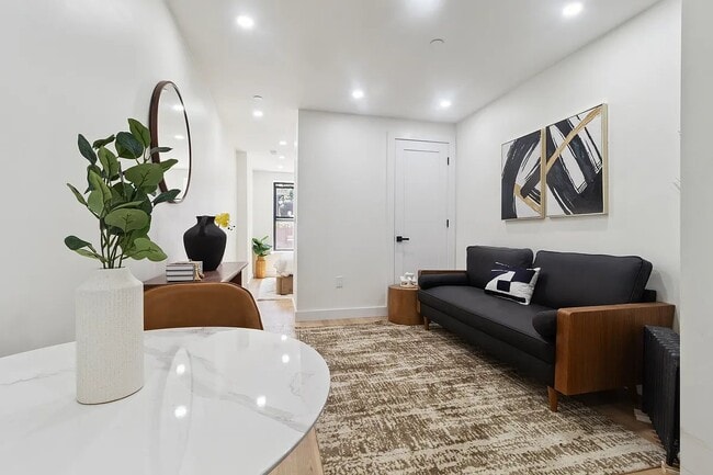 176 Rivington St in New York, NY - Building Photo - Building Photo