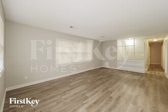 8728 Everett St in Raytown, MO - Building Photo - Building Photo