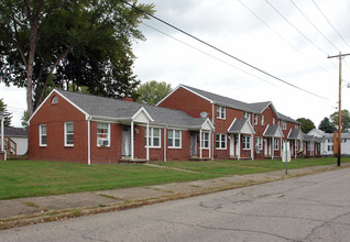 112 W Park Ave in Hubbard, OH - Building Photo - Building Photo