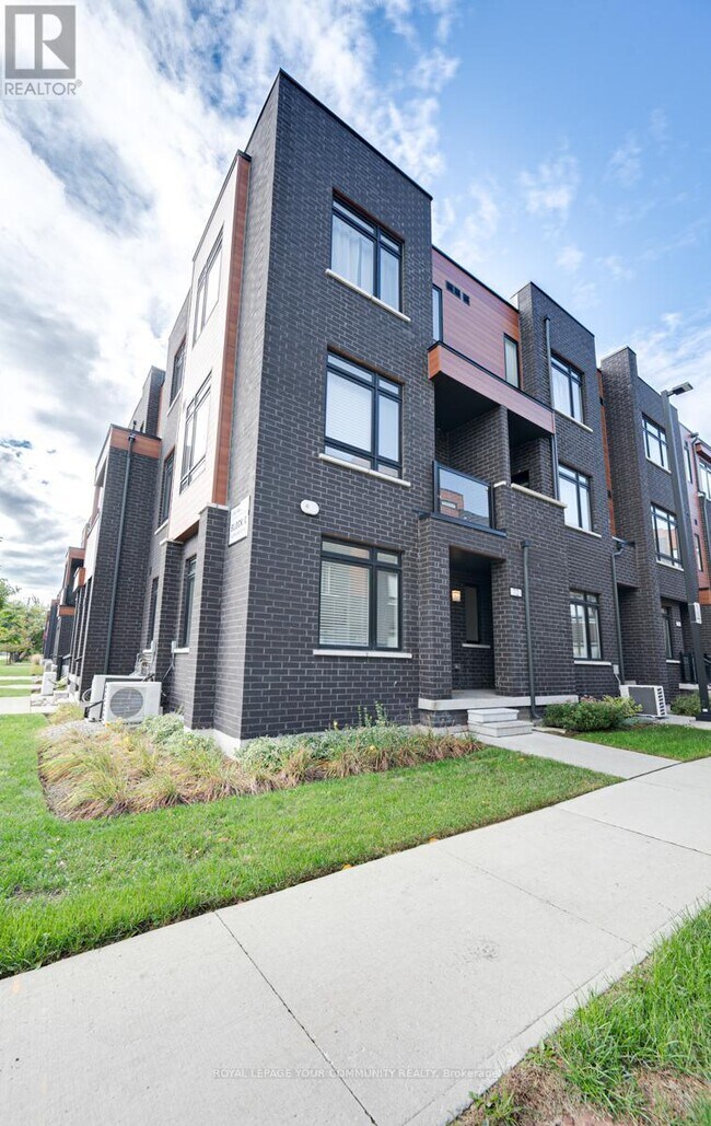 370C Red Maple Rd in Richmond Hill, ON - Building Photo - Building Photo