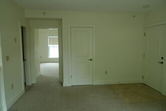 9 State St in Windsor, VT - Building Photo - Building Photo