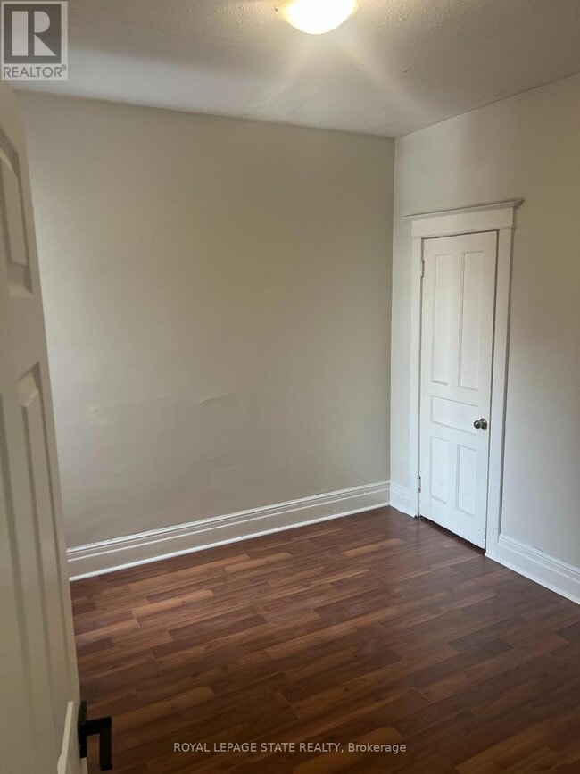 599 King St E in Hamilton, ON - Building Photo - Building Photo