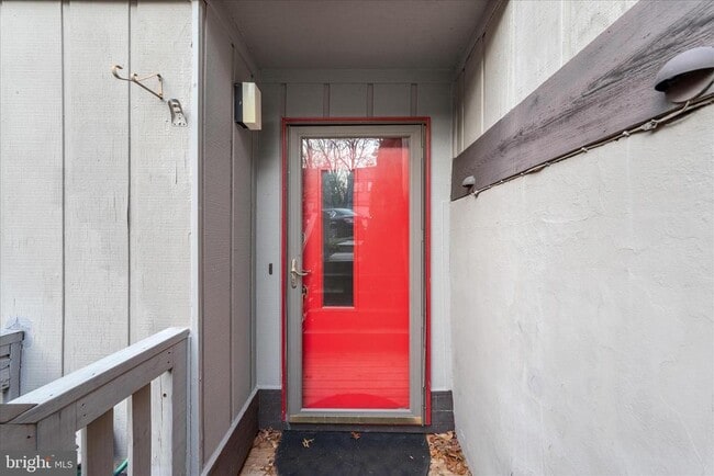 2337 Glade Bank Way in Reston, VA - Building Photo - Building Photo