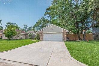 8711 Pines Pl Dr in Humble, TX - Building Photo - Building Photo