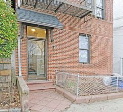 21-15 24th Ave in Astoria, NY - Building Photo - Building Photo