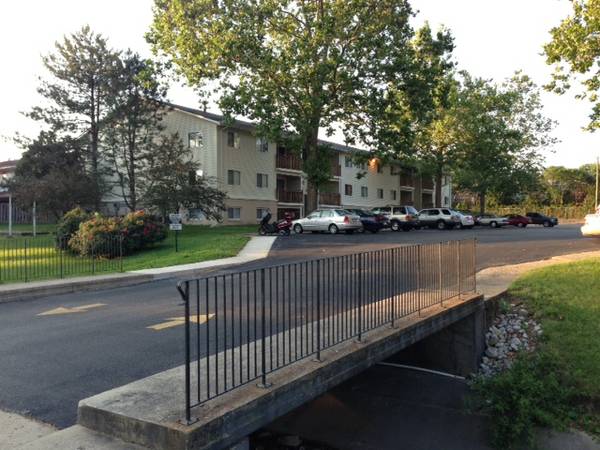 Leland Pointe Apartments in Springfield, IL - Foto de edificio