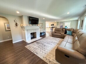 66 Nehantic Dr in East Lyme, CT - Building Photo - Building Photo