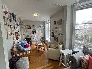 715 W Roscoe St, Unit 2 in Chicago, IL - Building Photo - Building Photo