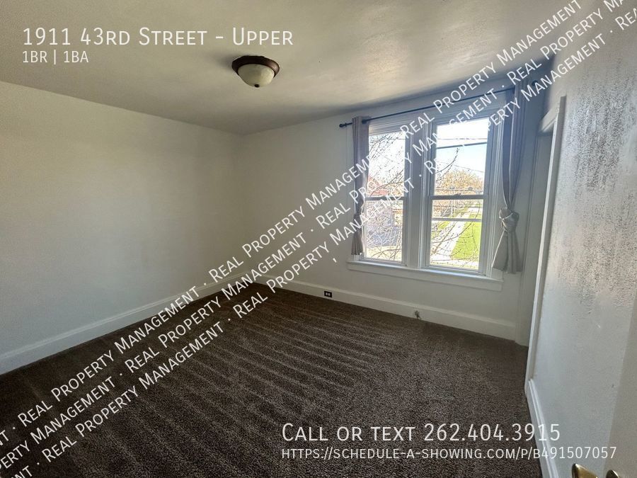 1911 43rd St, Unit Upper in Kenosha, WI - Building Photo