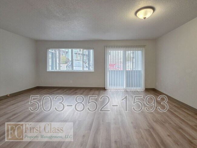 12345 SW Hall Blvd in Portland, OR - Building Photo - Building Photo