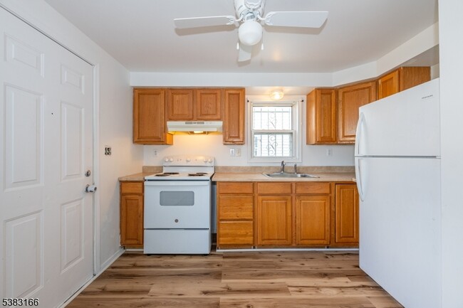 394-396 S 8th St in Newark, NJ - Building Photo - Building Photo