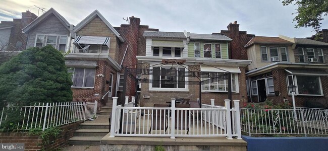 property at 5520 Miriam Rd