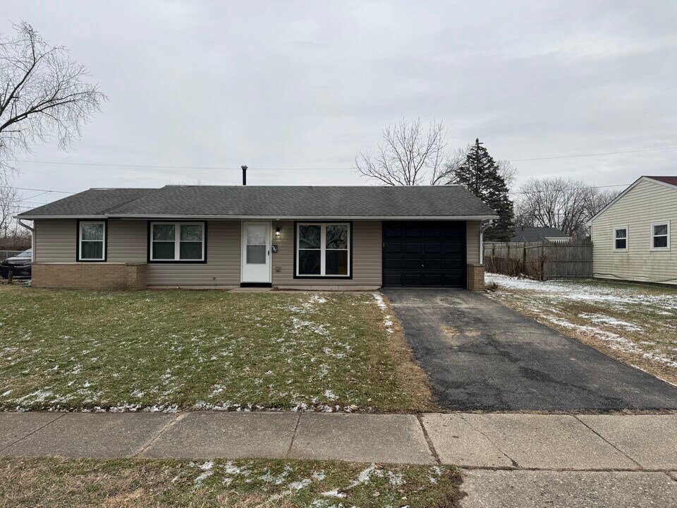 216 Braun St in New Carlisle, OH - Building Photo