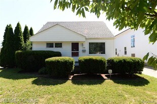3534 Woodland Ave in Royal Oak, MI - Building Photo