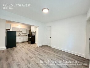 4205.5 34th Ave W in Seattle, WA - Building Photo - Building Photo